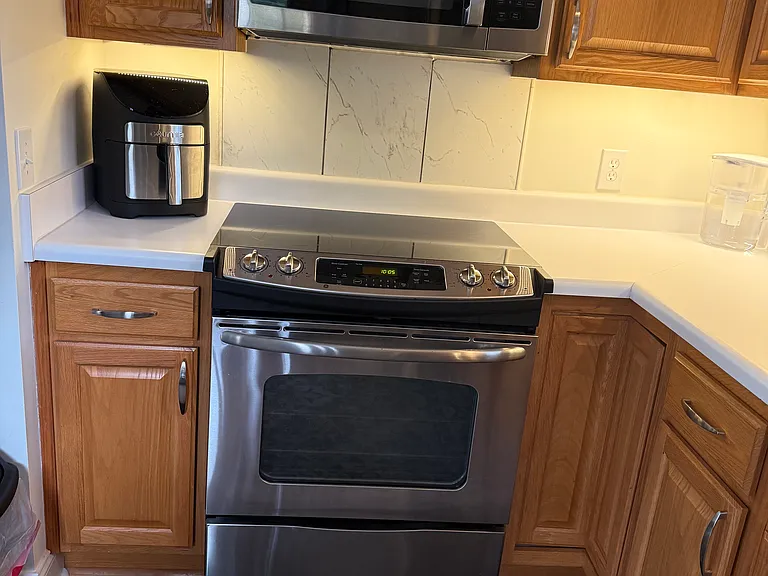 147 Greenlawn Dr NE — Photo 7