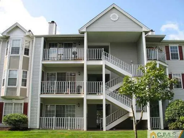 28 Pembrook Ave, North Brunswick, NJ 08902