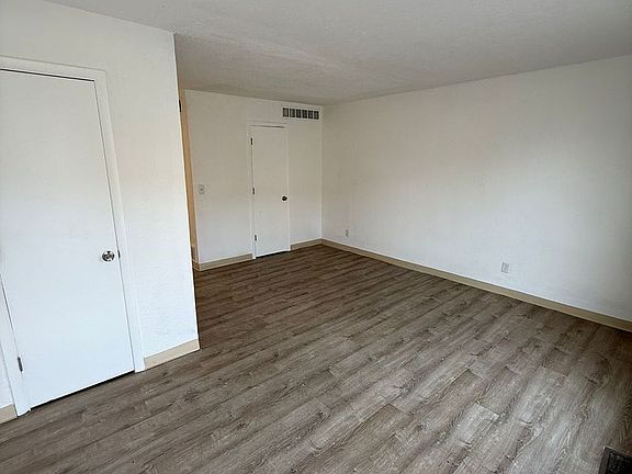 5th image of 1903 Peach St #1