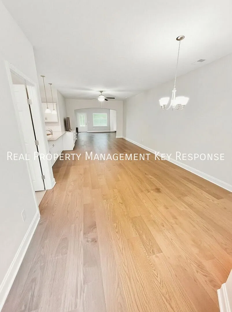 Modern 2-Bedroom Townhome with Community Pool, Attached Garage & minutes to Old Hickory Lake — Photo 3