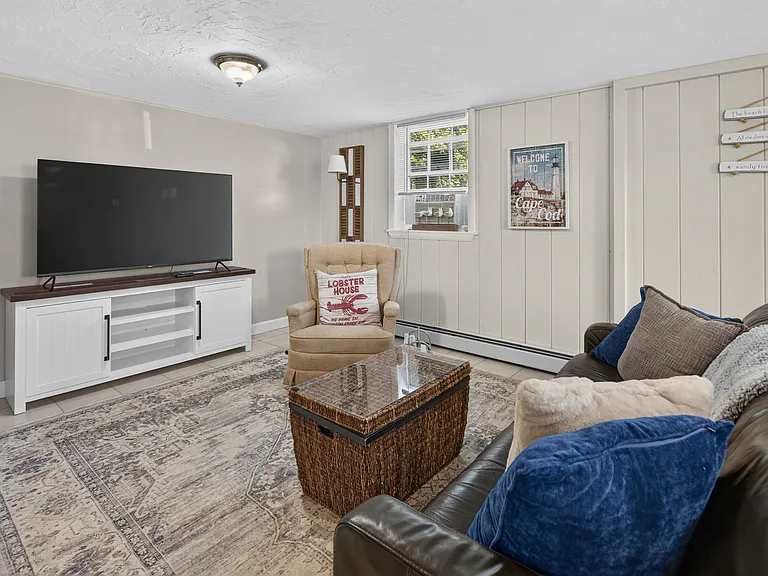 52 Beach St #2 — Photo 9