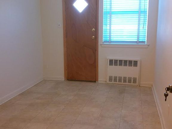 3rd image of 34 Bay 13th St