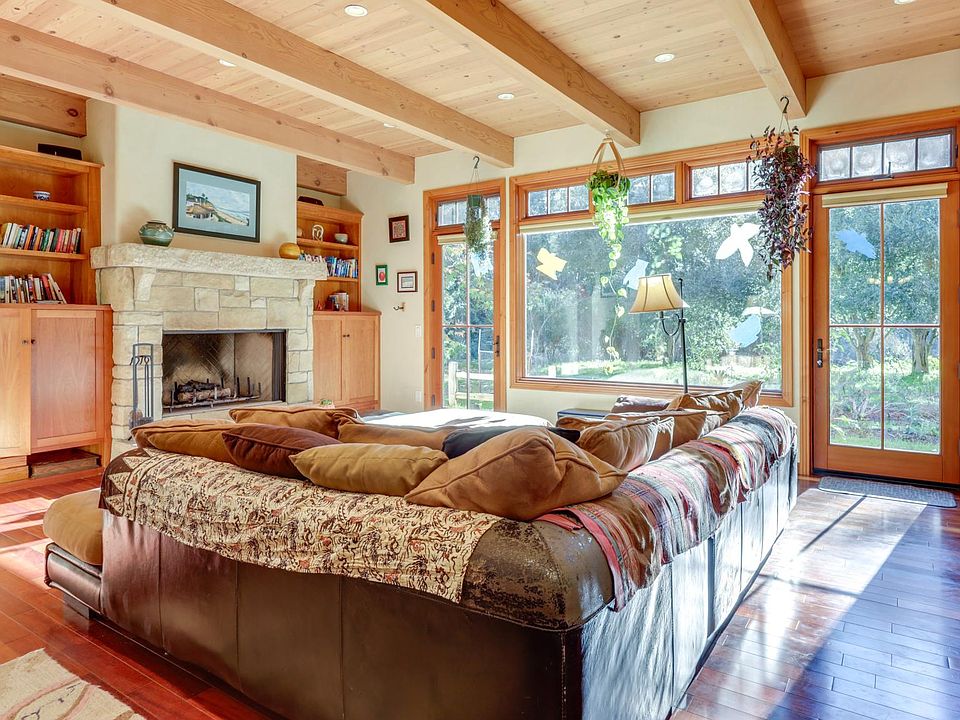 Great space. SSE-facing windows look out over garden and yard.