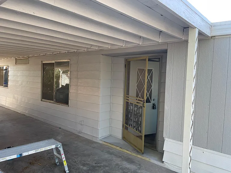 926 Roadrunner Dr — Photo 3