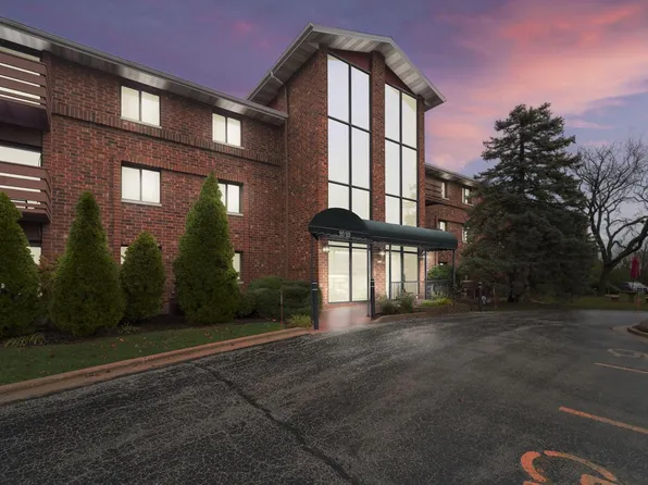 1618 South 115th COURT #210, West Allis, WI 53214