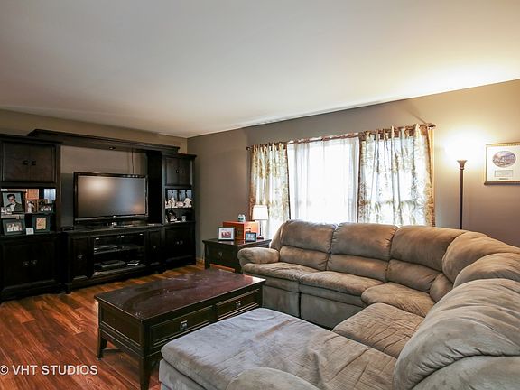 3rd image of 566 Franklin Dr