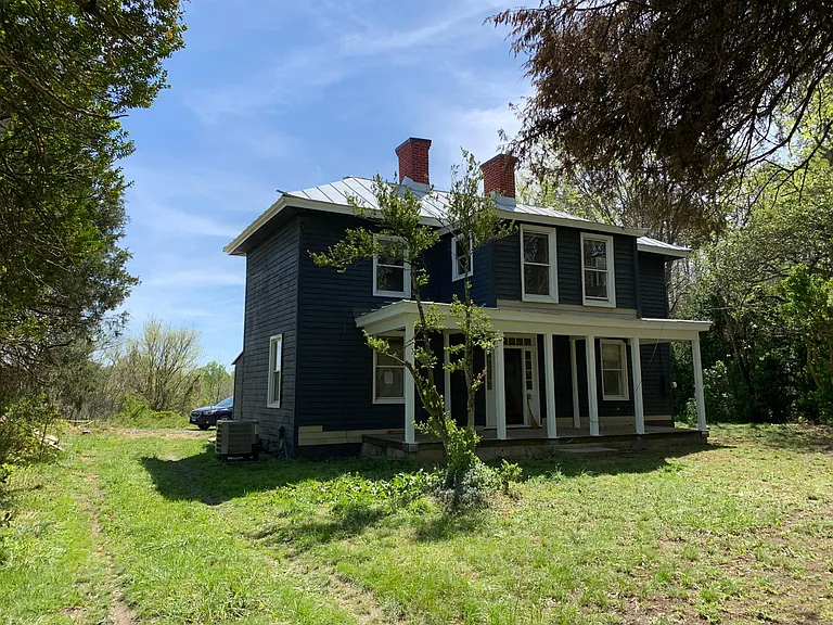 83 Brickhouse Rd — Photo 2