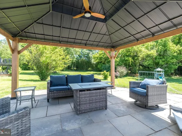 4 Magnolia Ct, Downingtown, PA 19335