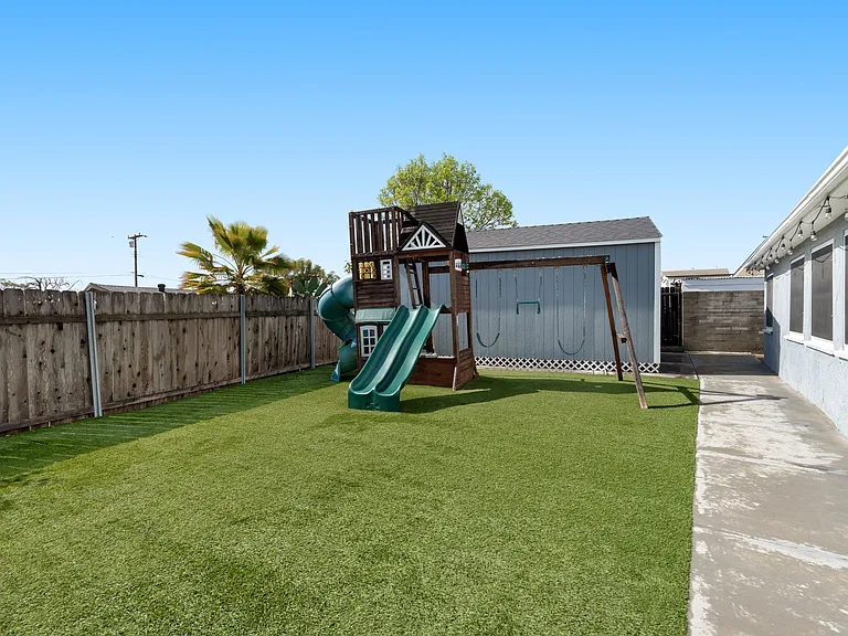 9483 Pennywood Rd — Photo 34