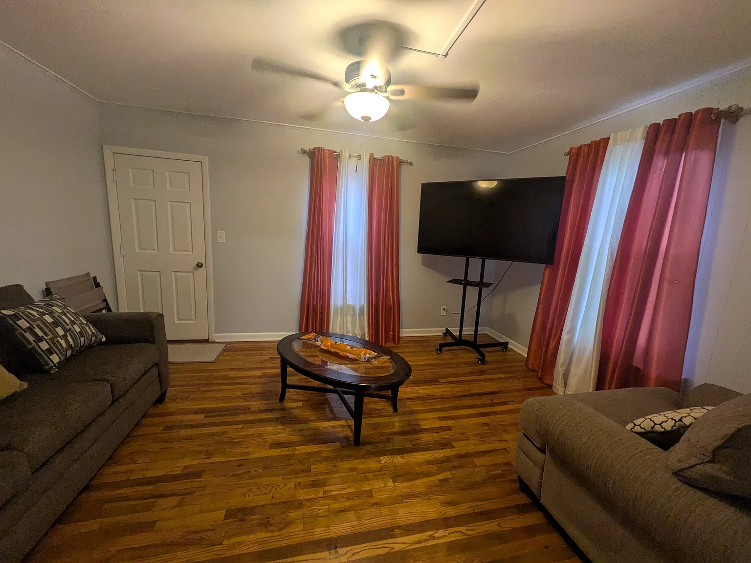2 bed, 1000 sqft, $1,800 — Photo 3