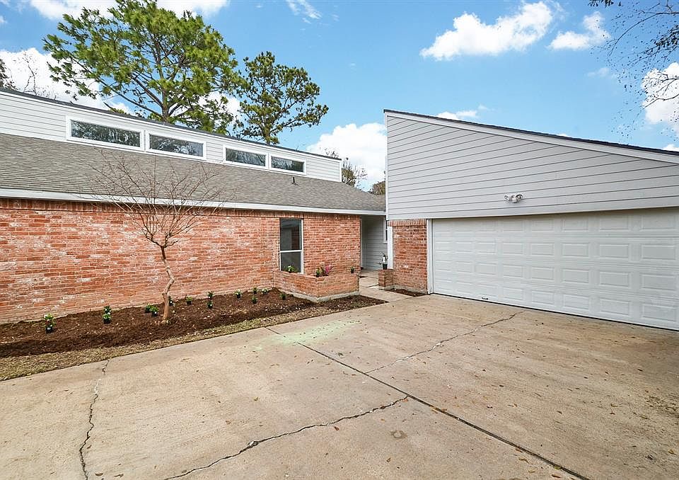 1st image of 20238 Pittsford Dr