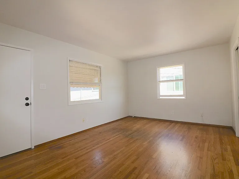 4653-59 Kansas St — Photo 7