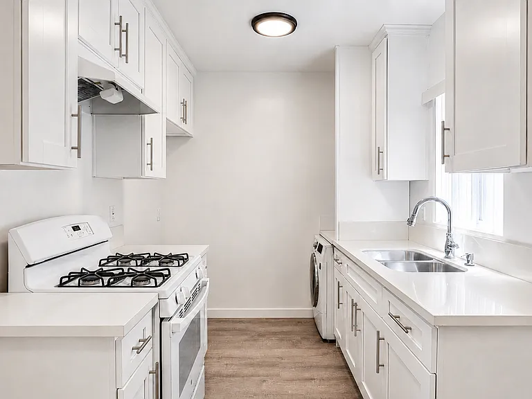 212 W Elk Ave #2 — Photo 12