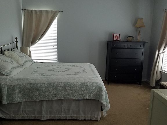 3rd image of 412 Larose Dr #412