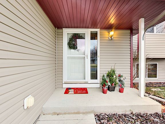 4th image of 523 Emerson Ave N