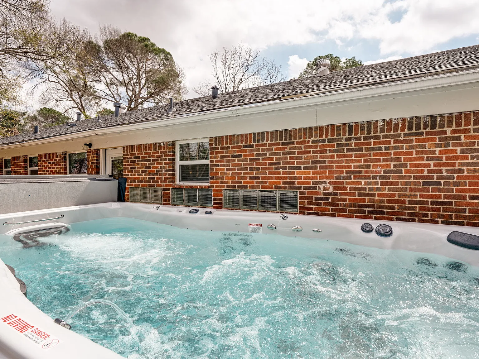 4 bed, 1982 sqft, $6,500 — Photo 3