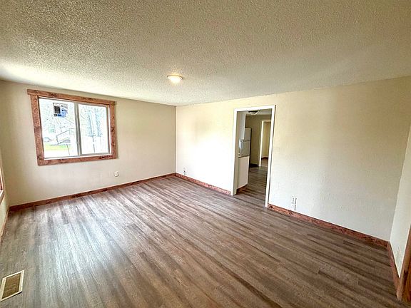 2nd image of 233 Saint Patrick St