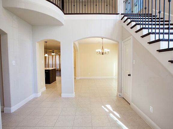 4th image of 416 Palamedes St
