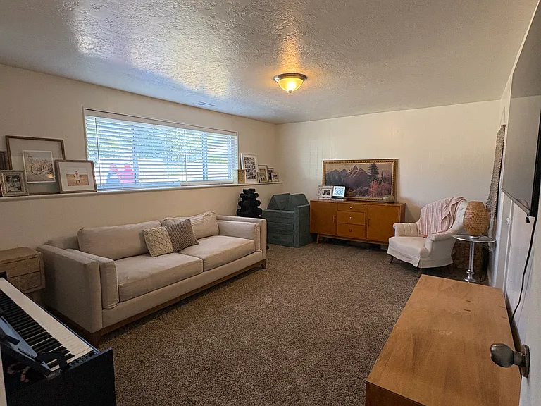 7916 S 860 E — Photo 24