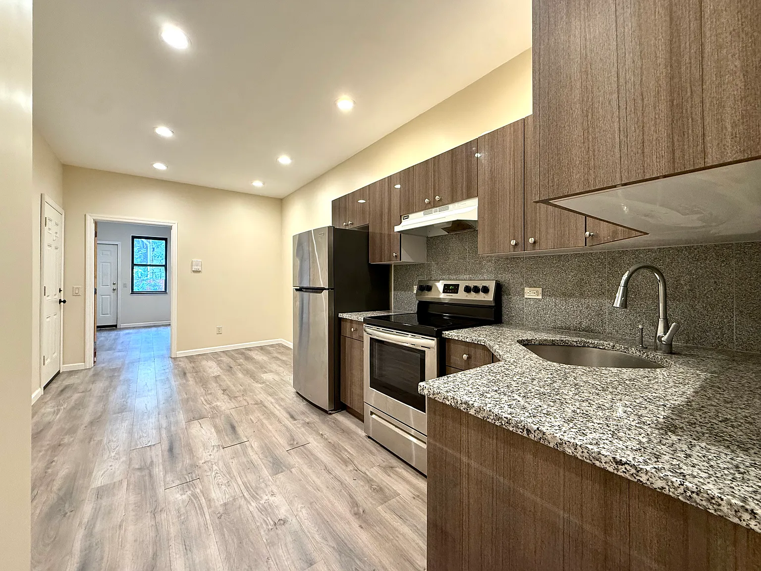 2 bed, $3,300 — Photo 4