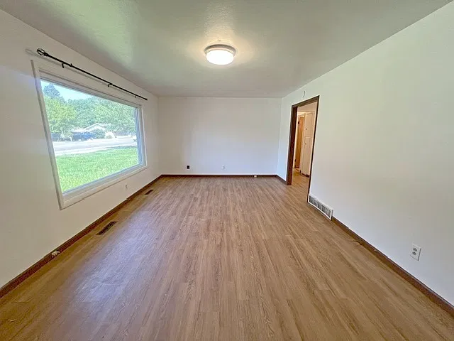 4 bed, 2.0 bath, 1569 sqft, $2,150 — Photo 4