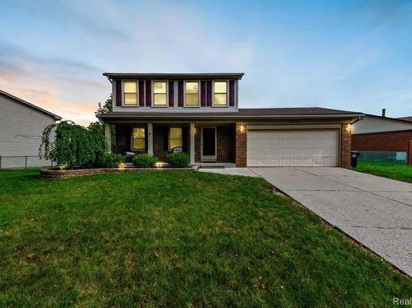 25353 Castlewood Dr, Woodhaven, MI 48183