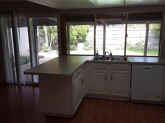 3rd image of 1525 Windy Meadow Dr