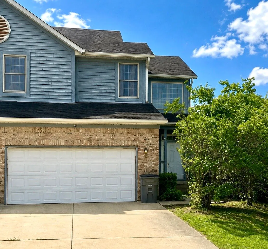 3 bed, 3.5 bath, $2,000 — Photo 1