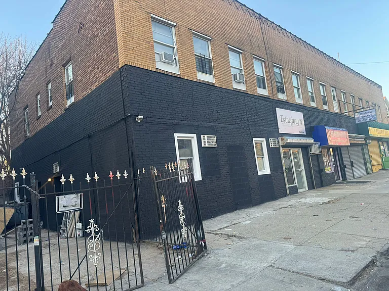 297 Osborne Terrace — Photo 1