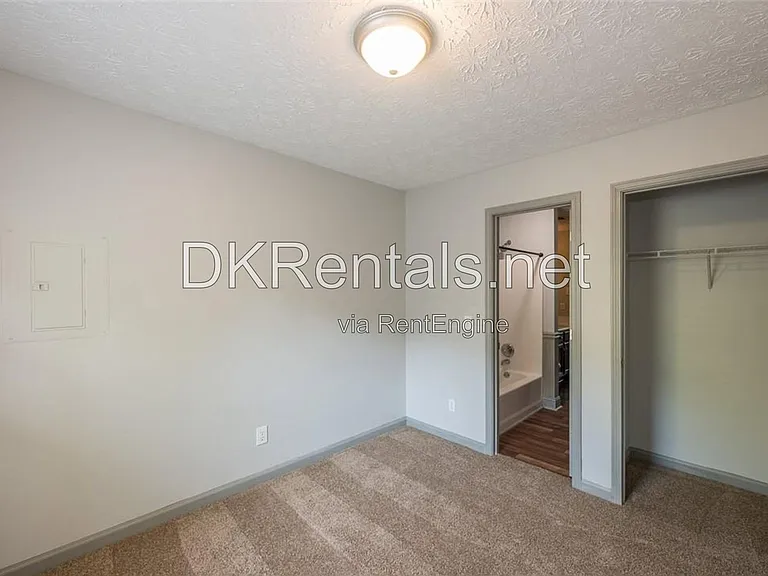 207 Daventry Way — Photo 18