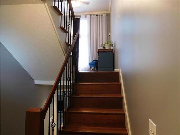 3rd image of 10243 Cedarbrooke Ln