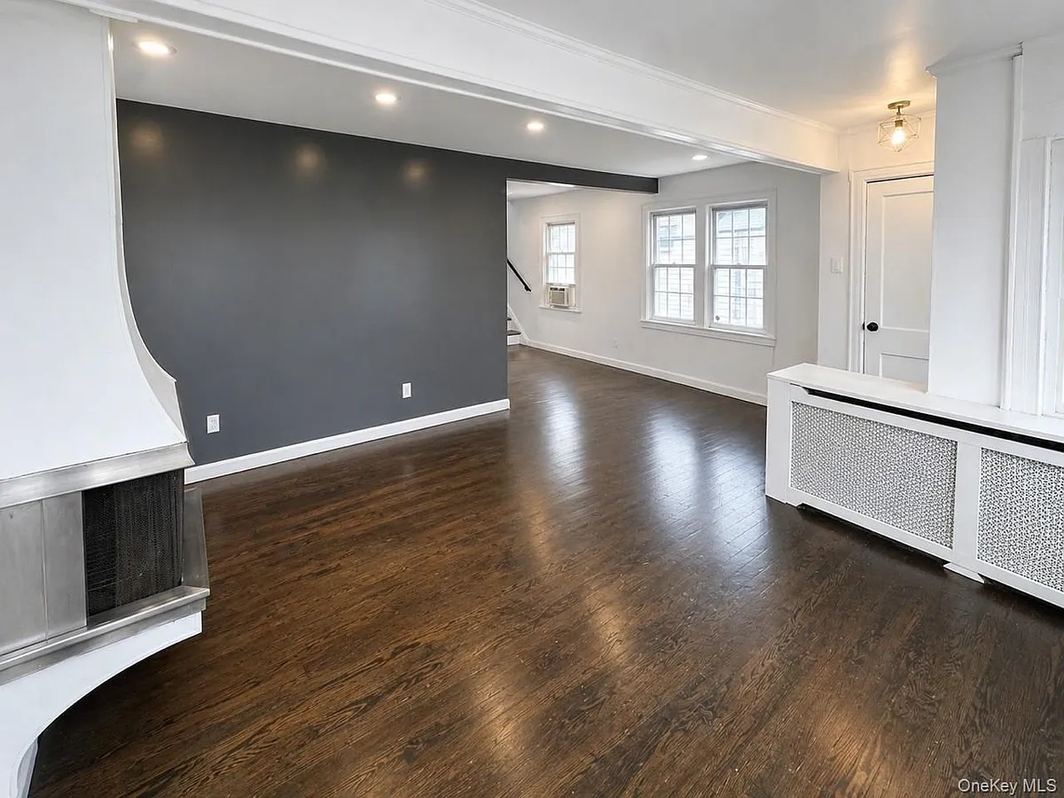 Building Photo - 48 E Rosebud Ave
