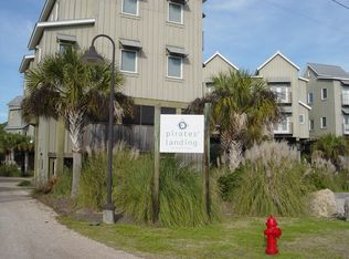 312 Pirates Landing Dr, Apalachicola, FL 32320