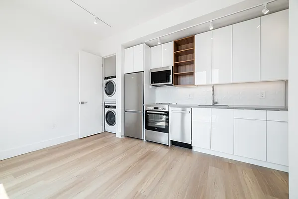 Rented by Key City Capital Inc | media 28