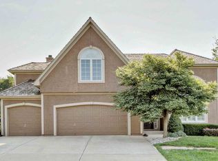 9511 Redbud Ln, Lenexa, KS 66220