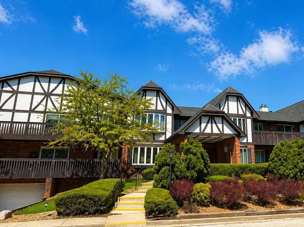 8900 N Park Plaza COURT #112, Brown Deer, WI 53223