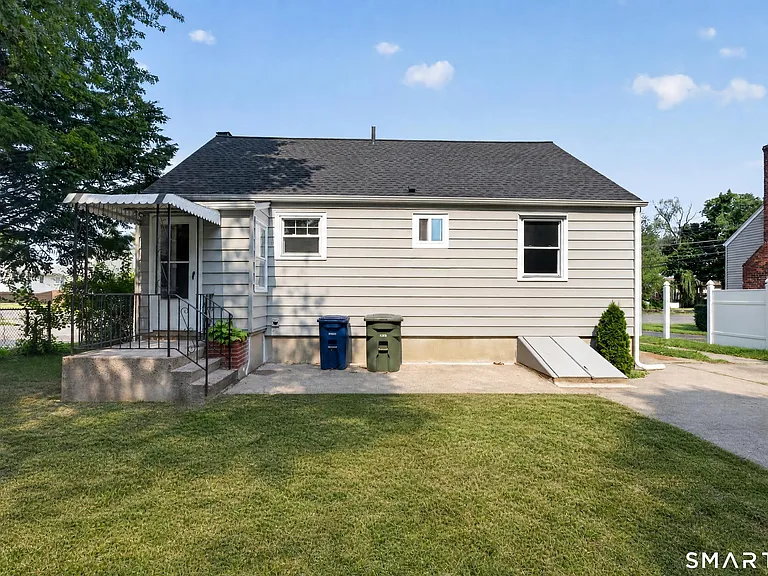 11 Stratfield Pl — Photo 4