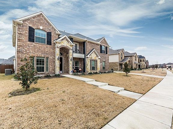 2nd image of 520 Windy Knoll Dr