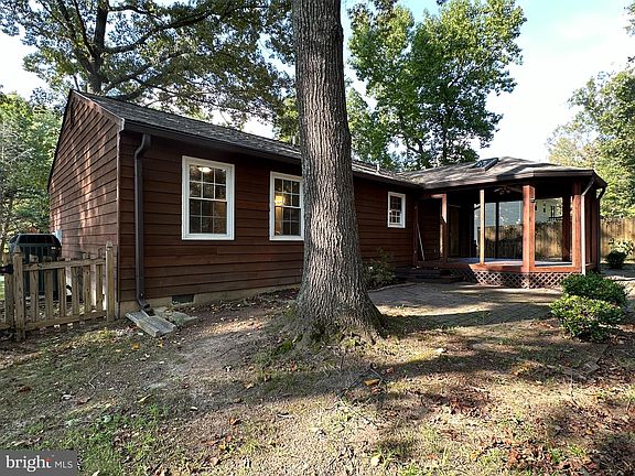 5th image of 10403 Bluebird Ln