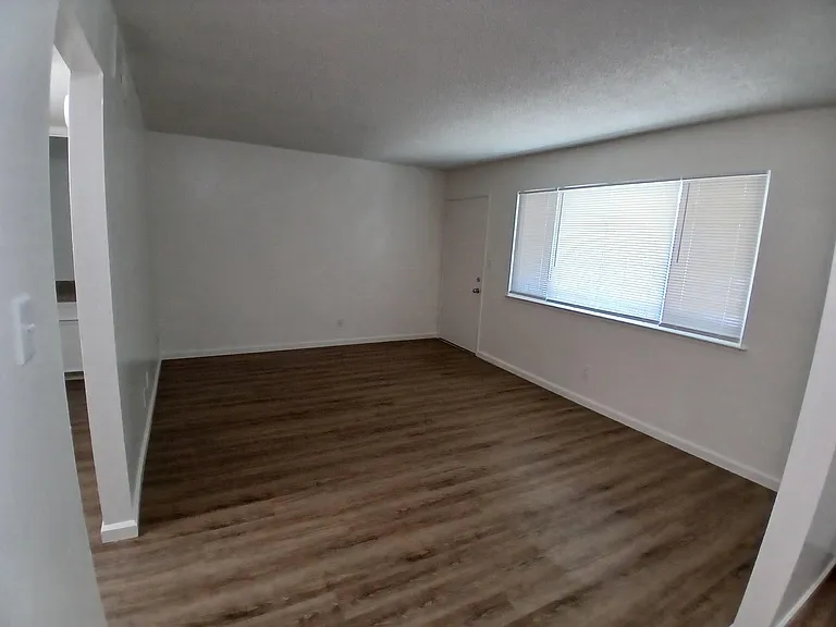 1251 Kenny Dr #13 — Photo 3