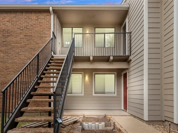 1901 Holleman Dr W APT 108, College Station, TX 77840