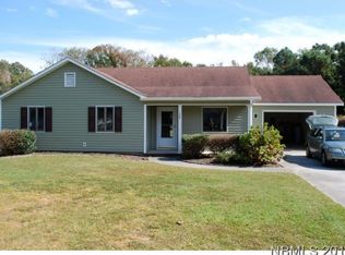 1224 Creek Rd, Morehead City, NC 28557