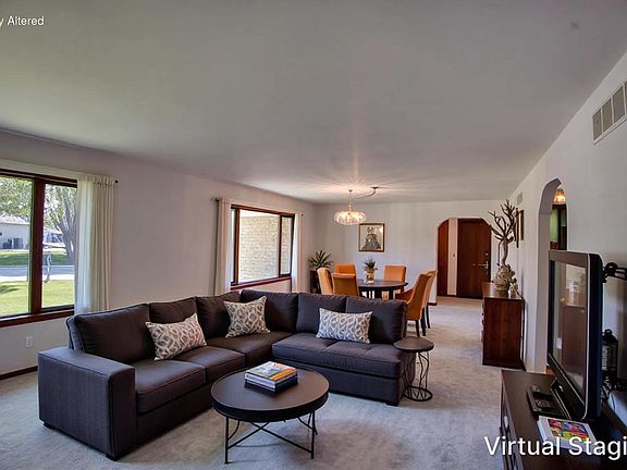 5th image of 912 Edgewater COURT