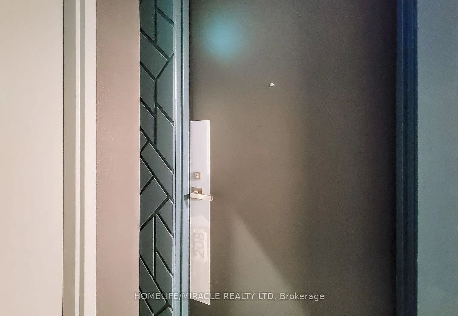 415 Main St W — Photo 3