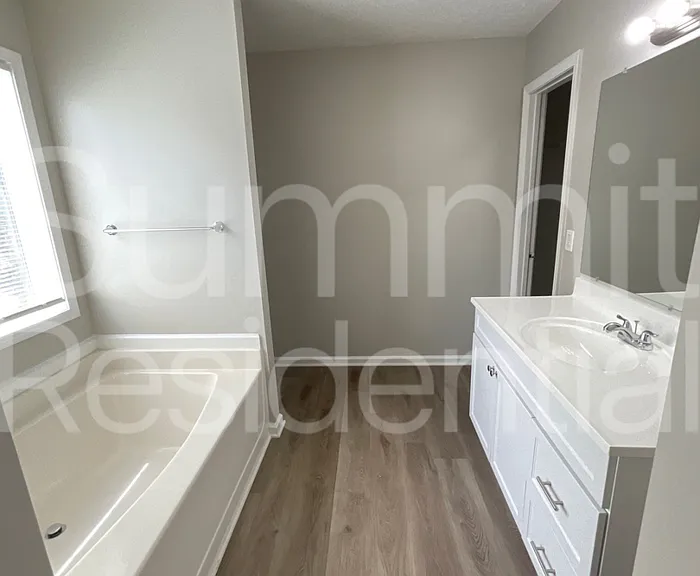 7189 Ravenwood Ln — Photo 8
