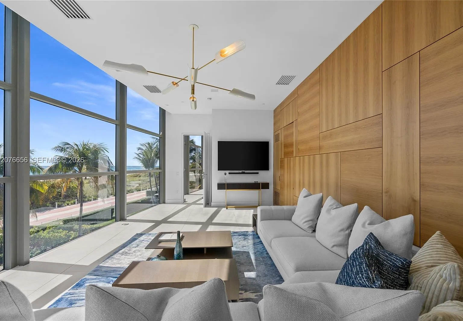 Mei Condo — Photo 1