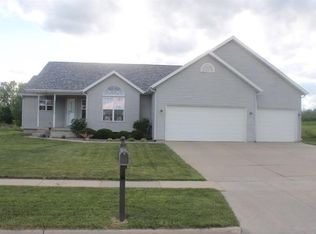 321 Park St, Poynette, WI 53955