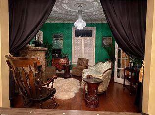 27 Ridgeway Ave, Eureka Springs, AR 72632