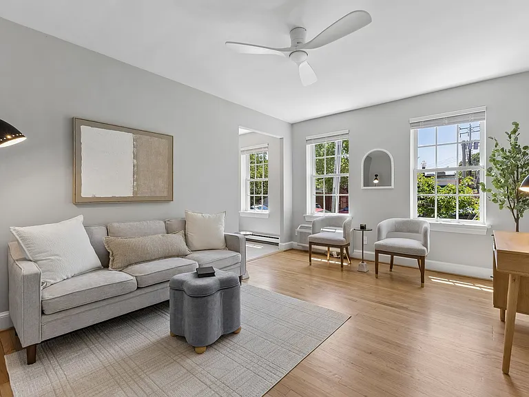 715 S Washington St — Photo 3