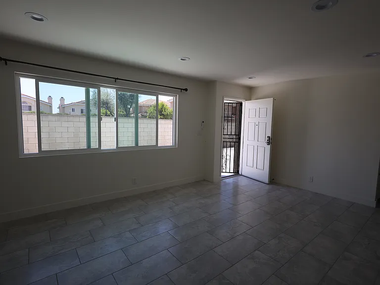 4156 N La Rica Ave #1/4 — Photo 9